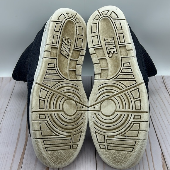 Nike Air Python SP Sneakers - Picture 10 of 10